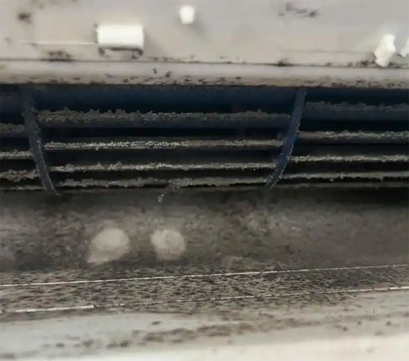 德化空调吹的风有股烧焦味是怎么回事